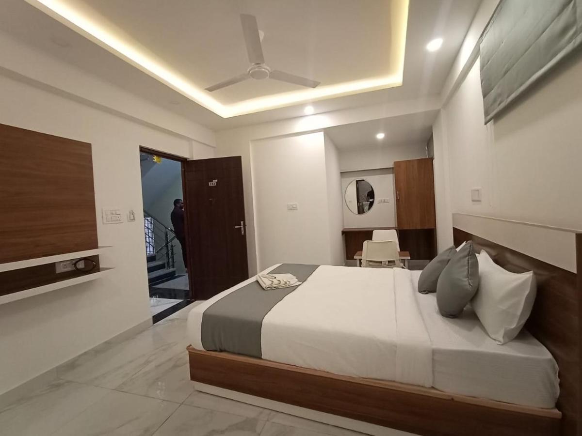 Royal N Deluxe Hotel Bangalore Ngoại thất bức ảnh
