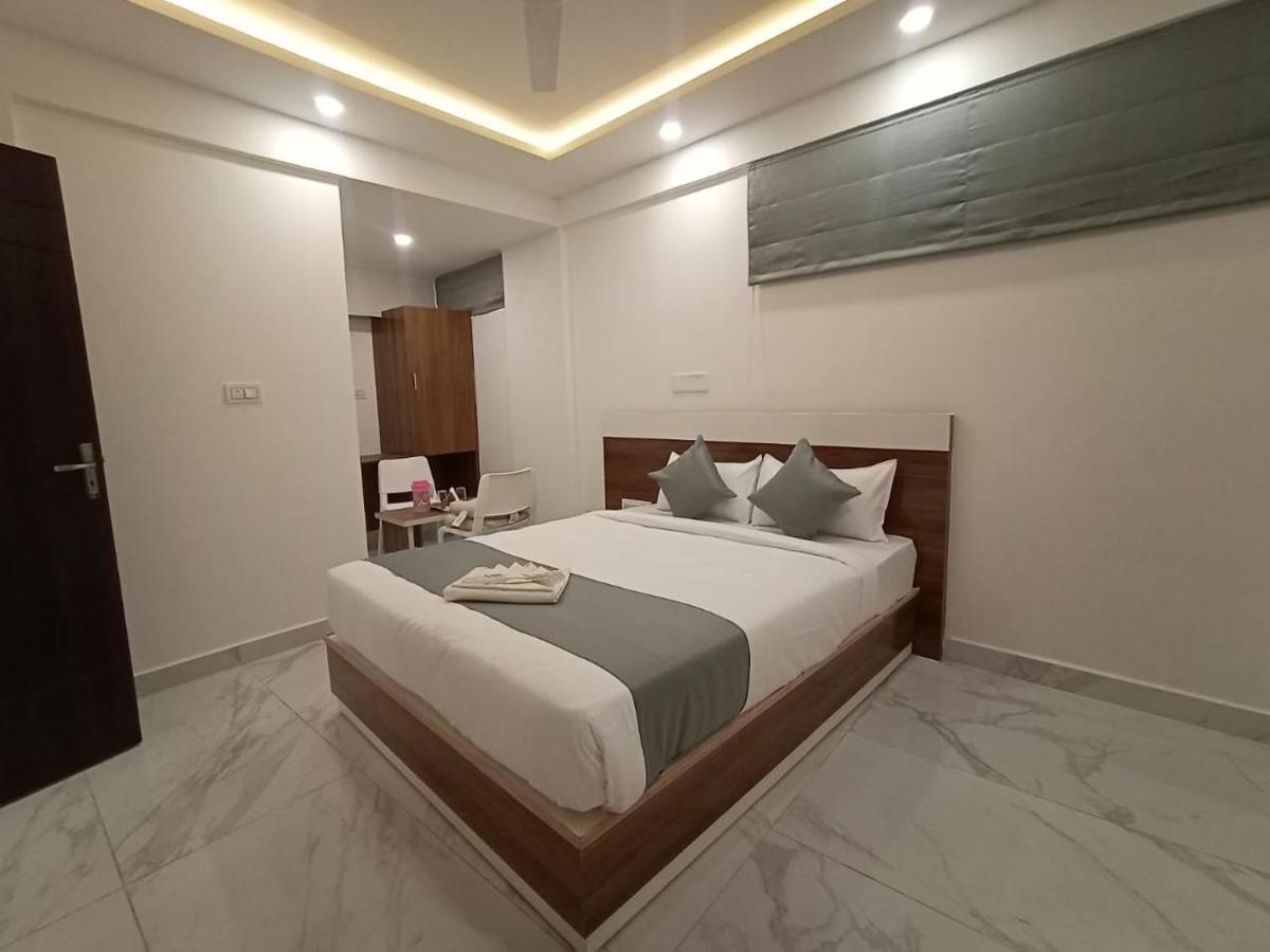 Royal N Deluxe Hotel Bangalore Ngoại thất bức ảnh